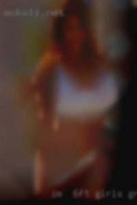 Im  6ft 170 wm in girls Greenland Bettendorf Iowa.