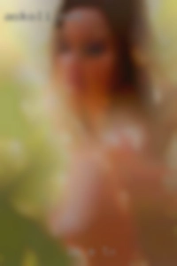 I'm a fun loving TX bi-curious gal..