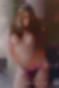 Looking for in Tampa   open minded women.